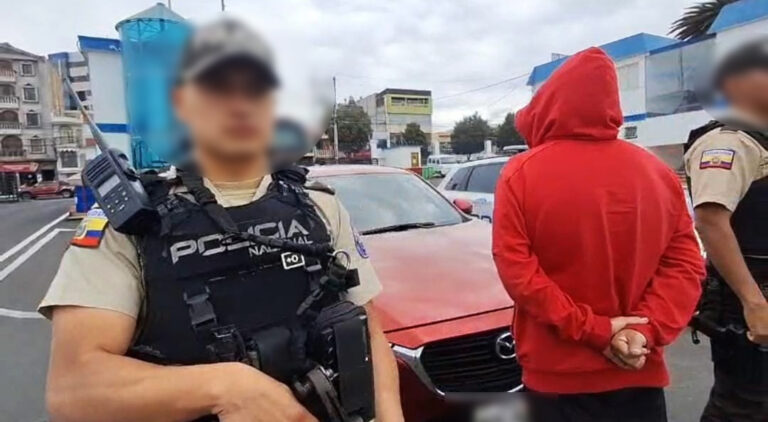 Policía Nacional aprehende a ciudadano y recupera vehículo reportado como robado durante operativo de control