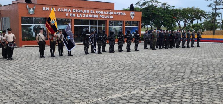 Finaliza con éxito el I Curso Nacional e Internacional de Docentes Táctico Policial GIR en Manta