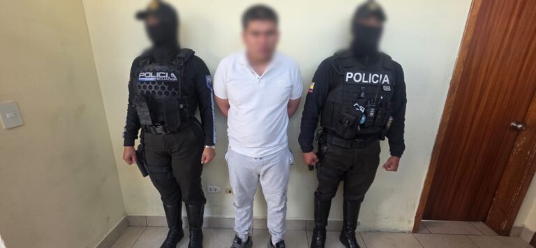 La Policía Nacional afecta focos de delincuencia en el distrito Calderón: dos aprehendidos, un vehículo recuperado y 27 dispositivos tecnológicos incautados