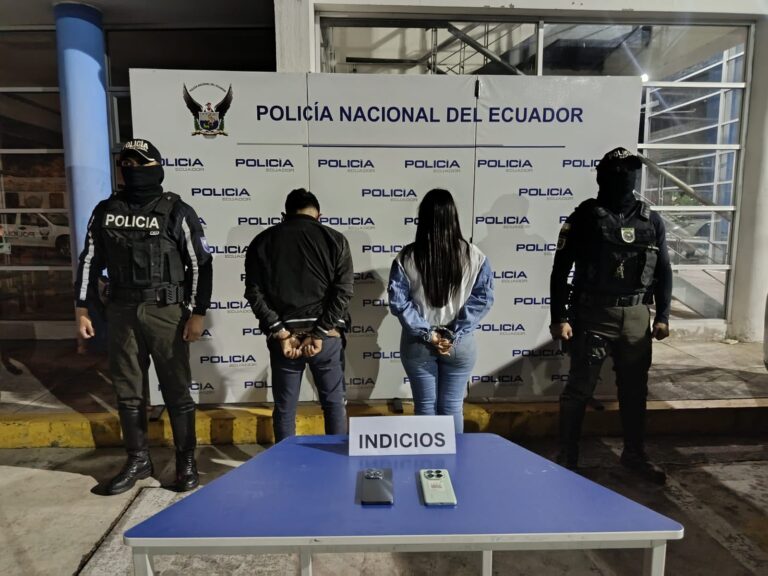 Policía recupera en Pifo vehículo reportado como robado y aprehende a dos personas