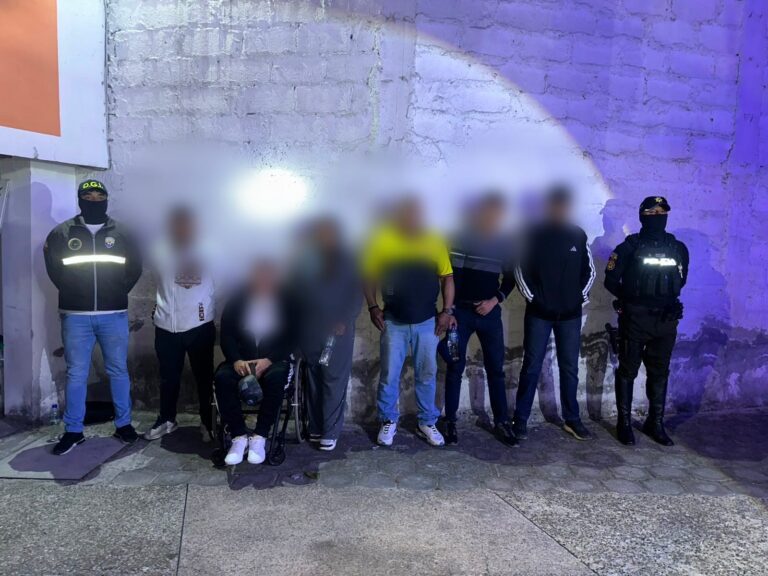 SEIS CIUDADANOS COLOMBIANOS APREHENDIDOS EN QUITO POR PRESUNTA ESTAFA, ENTRE ELLOS ALIAS “EL PARCE”