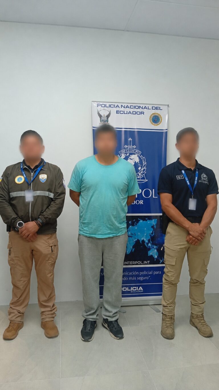 Extraditamos desde Perú a un sujeto requerido por presunto femicidio en Santa Elena