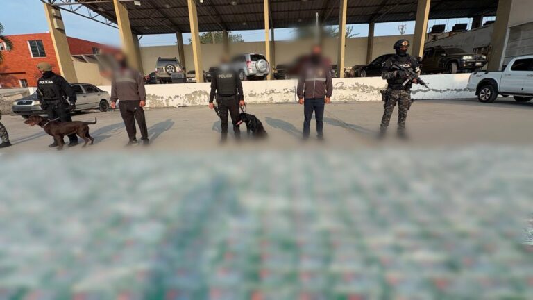 Incautamos más de 1,2 toneladas de cocaína que tenían como destino España