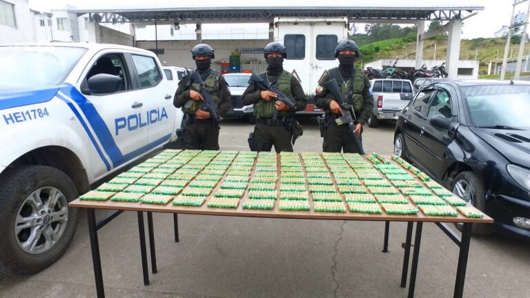 12,6 kilogramos de presunta heroína fueron localizados en un vehículo en Carchi