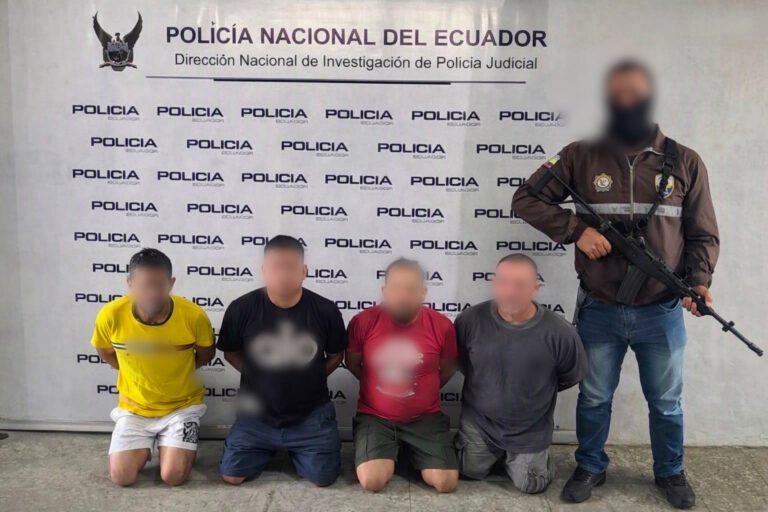 Aprehendimos a cuatro presuntos implicados en robo en ejes viales y recuperamos mercadería en Manabí