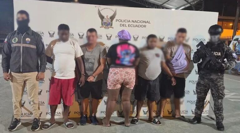 Cinco aprehendidos, explosivos y droga incautados en Esmeraldas
