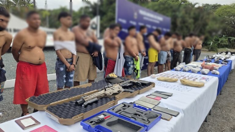 27 aprehendidos, 21 armas de fuego, y droga decomisada fue el resultado del operativo Apolo 27 en Guayaquil