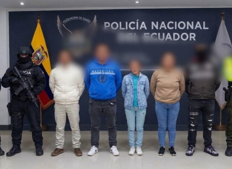 Policía aprehende a cuatro personas por presunto tráfico ilícito de sustancias sujetas a fiscalización en Riobamba