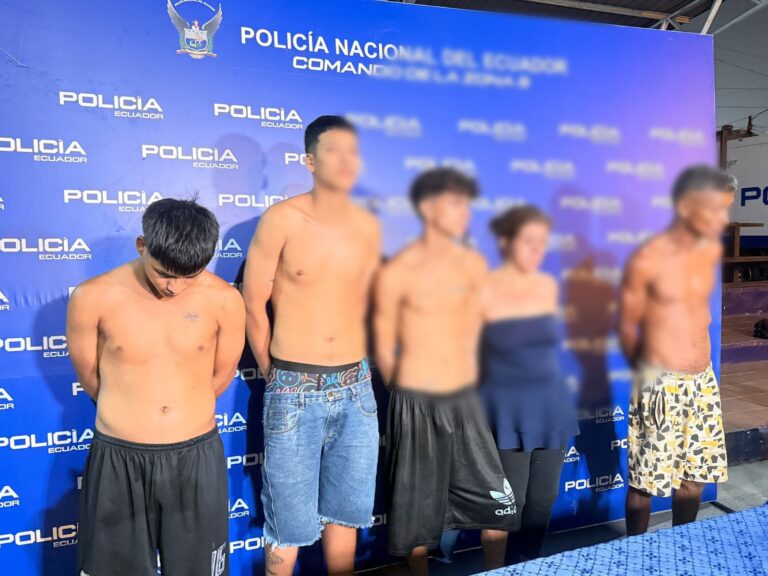 Cinco aprehendidos y tres motos recuperadas en Guayaquil.