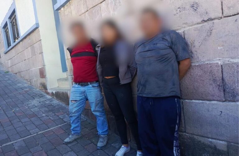 Aprehendimos a tres sujetos por robo de vehículo mediante coordinación tecnológica y operativa en Quito