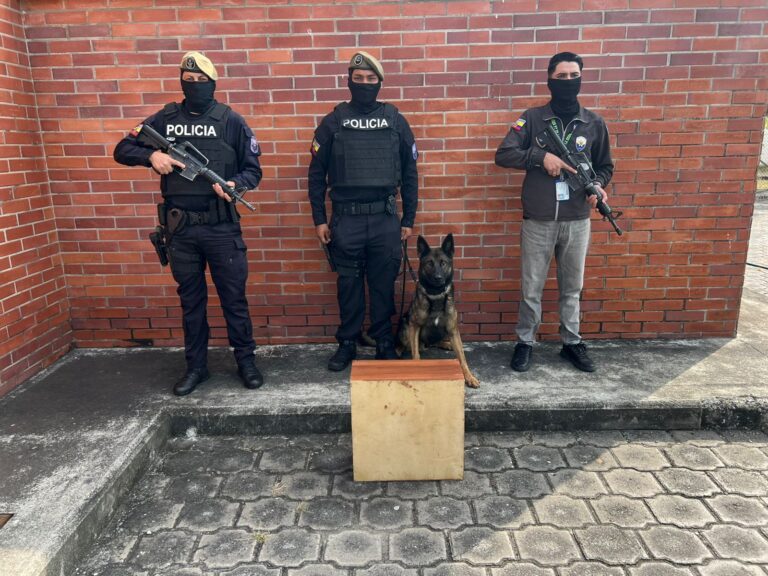 Policía Nacional detecta cocaína y marihuana líquida en el aeropuerto de Guayaquil