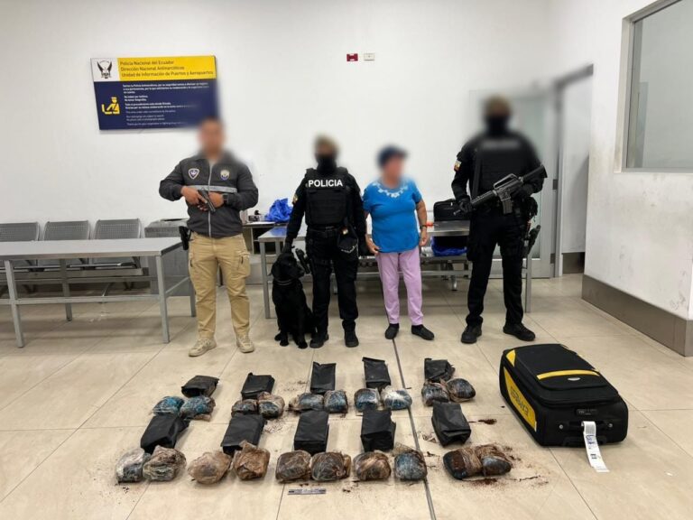 Golpe al narcotráfico internacional: más de 110 mil dosis de cocaína fueron detectadas en Quito