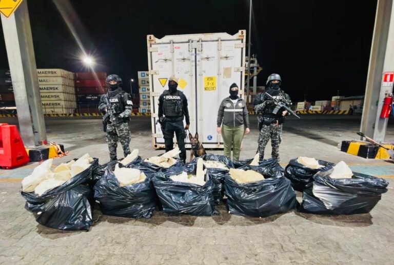 POLICÍA NACIONAL INCAUTÓ MÁS DE 6 MILLONES DE DOSIS DE COCAÍNA OCULTOS EN UN CONTENEDOR CON DESTINO A BÉLGICA