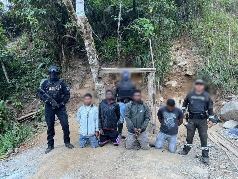 Despliegue operativo en Carchi golpea a célula vinculada al “Frente Oliver Sinisterra” y permite capturar a uno de los más buscados