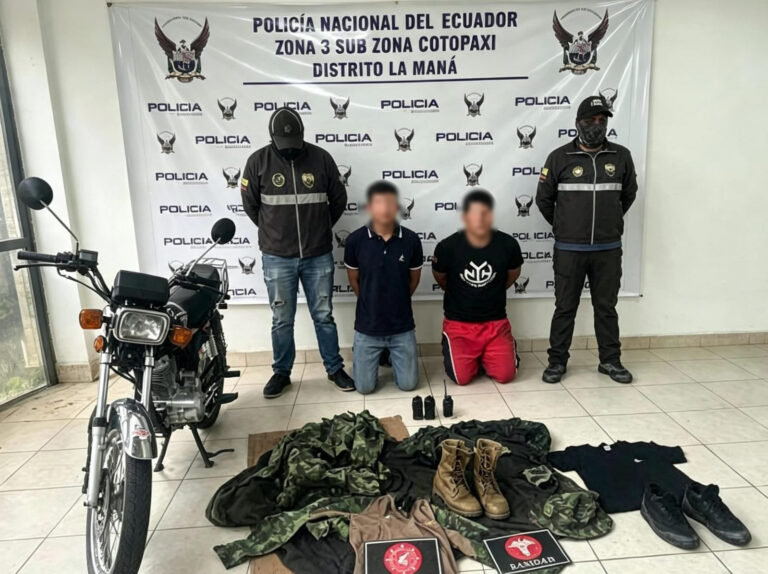 Policía aprehendió a dos personas por daño a bien ajeno en La Maná