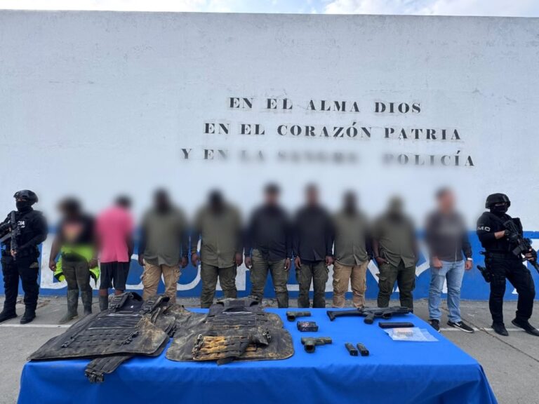 Ocho personas aprehendidas por presunta tenencia de armas, municiones y explosivos en Zaruma