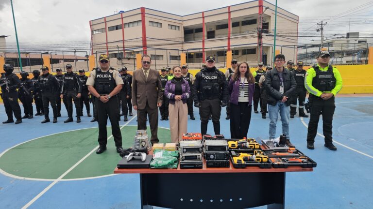 Policía Nacional ejecuta operativo interinstitucional APOLO 79 en el Mercado América de Ambato
