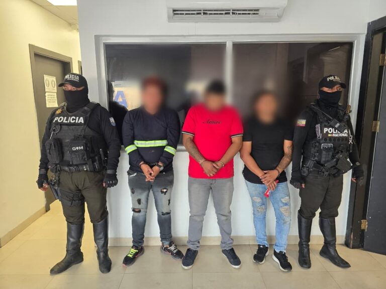 Tres ciudadanos fueron aprehendidos por presunto robo durante operativo en Daule