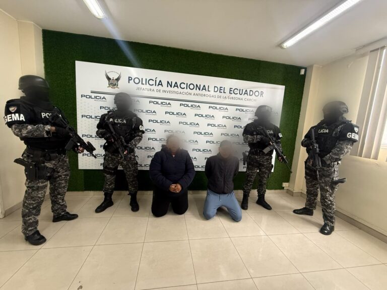 Capturamos 2.8 kilos de anfetaminas en prendas de vestir y zapatos