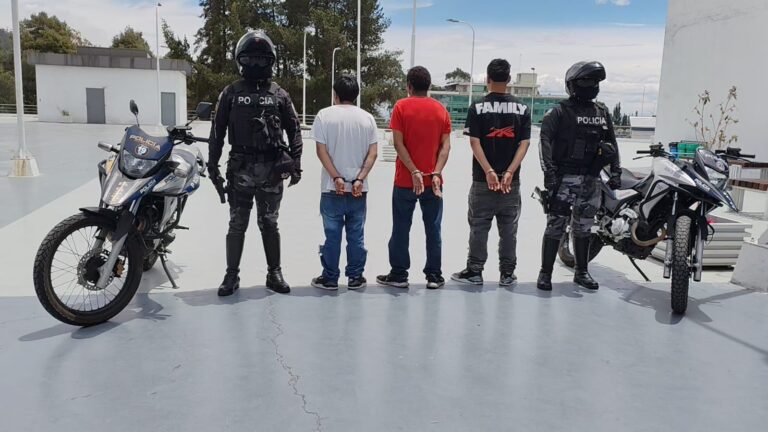 Policía libera a víctima de presunto secuestro y aprehende a 3 implicados en el norte de Quito