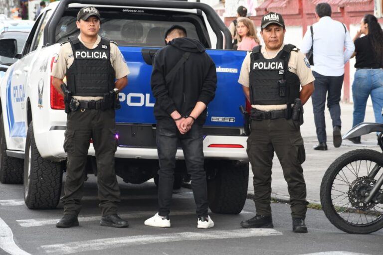 Policía Nacional ejecuta con éxito el «Operativo Apolo 43» en el Distrito Metropolitano de Quito: 34 ciudadanos aprehendidos y detenidos e importante decomiso de armas y drogas