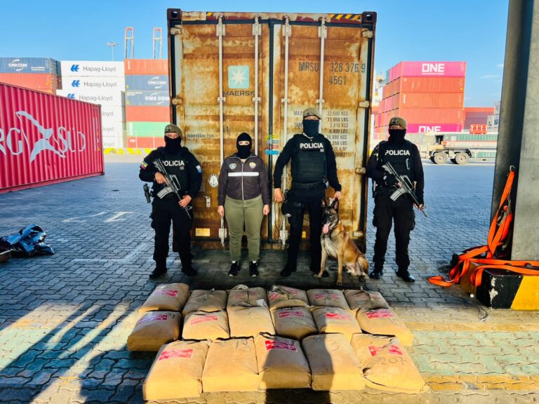 Policía Nacional frustra el envío de más de 700 kilos de cocaína mezclados con cemento hacia mercados internacionales