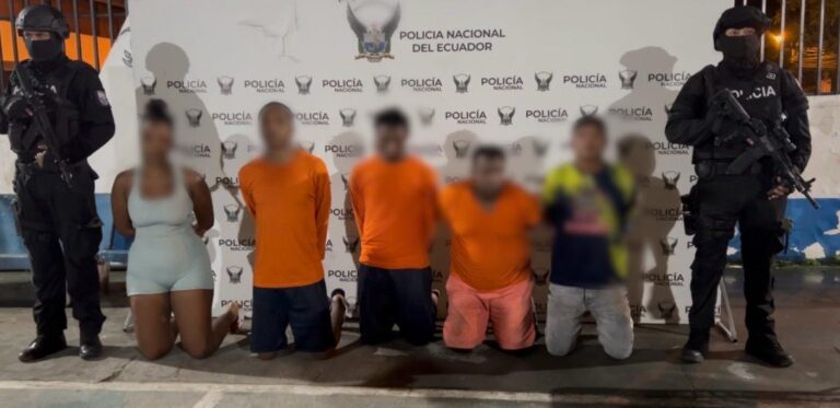 Cinco aprehendidos por presunta extorsión en Esmeraldas