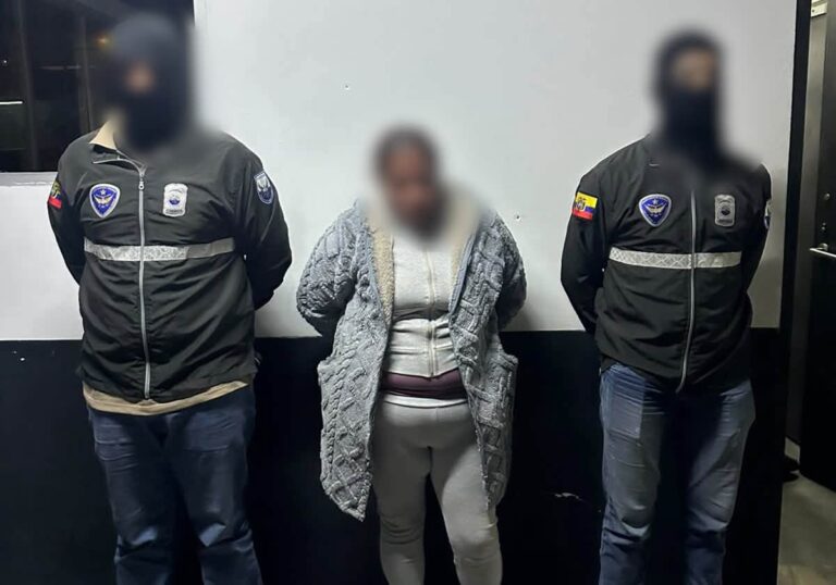 Policía aprehende a ciudadana con pasta base de cocaína en el mercado Modelo de Ambato