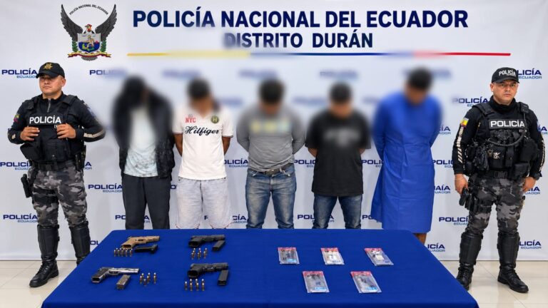 Cinco aprehendidos tras intervención policial en la vía Durán–Yaguachi