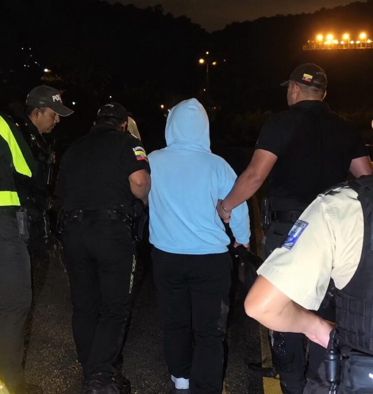 POLICÍA NACIONAL INTERVINO OPORTUNAMENTE PARA SALVAGUARDAR LA VIDA DE UNA CIUDADANA EN GUAYLLABAMBA